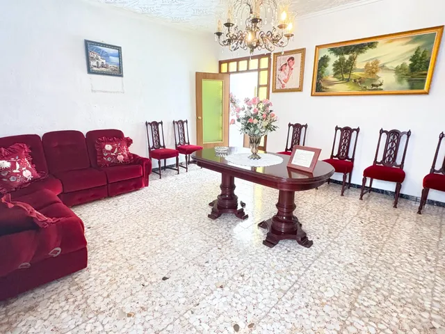 Casa con gran potencial y parcela de 225 m2 en el centro de Los Montesinos — 6
