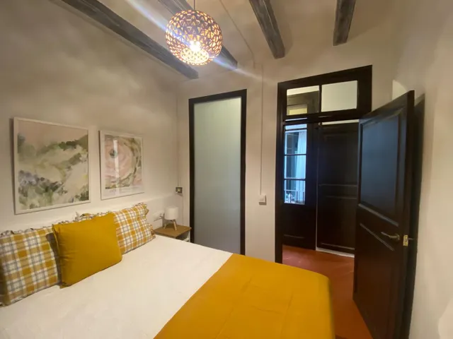 ESTUPENDO APARTAMENTO REFORMADO AL LADO DE SAGRADA FAMILIA — 11