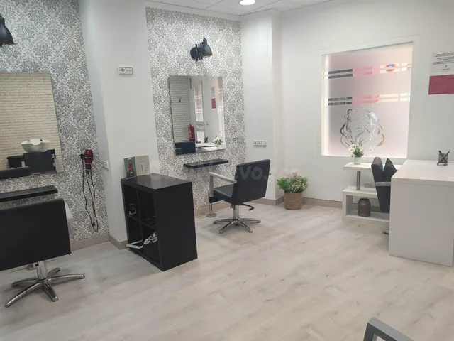 LOCAL COMERCIAL CENTRICO ACONDICIONADO COMO SALON DE PELUQUE - foto 5