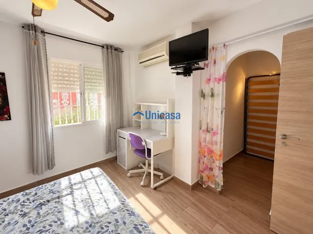 Casa con 3 dormitorios, espacio trasero y muchas posibilidades — 7