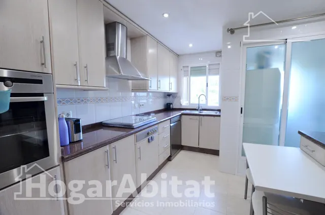 EN RESIDENCIAL CON PISCINA Y GARAJE CERCA DEL MAR — 9