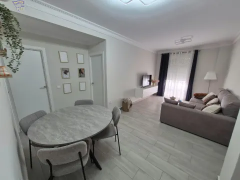 SE VENDE PISO EN ZONA CERCANA AL CENTRO DE ARCOS DE LA FRONTERA