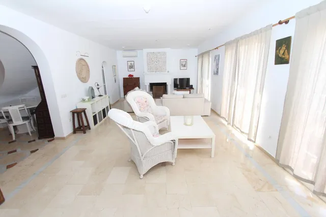 VILLA INDEPENDIENTE CON 4 habitaciones — 9