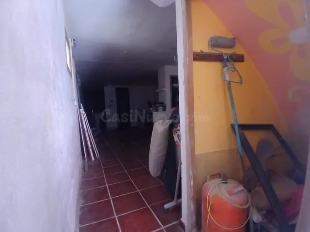 Casa de pueblo con terrazas, chimeneas y encanto rústico en  - foto 3