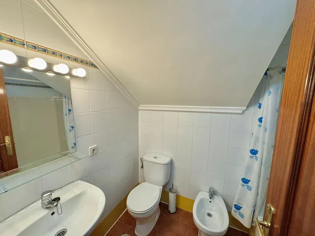 BONITO APARTAMENTO EN URBANIZACION LAS MARTAS - COMILLAS. — 16