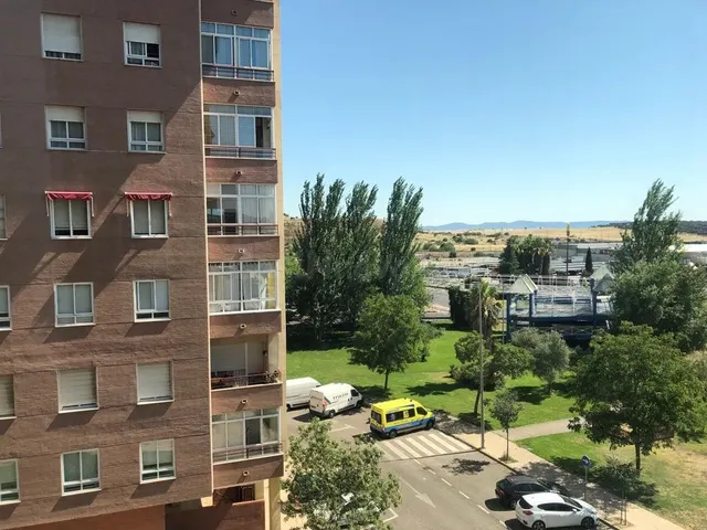 Piso muy amplio y superluminoso - foto 4