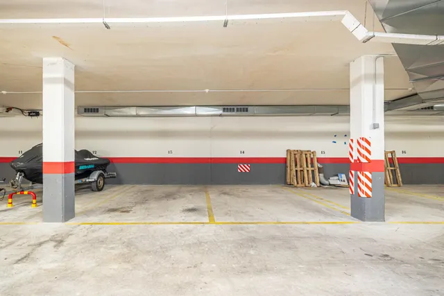 Alquiler de parking en el Coll d'en Rabassa — 3