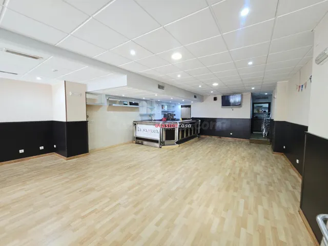SE VENDE LOCAL COMERCIAL - foto 2