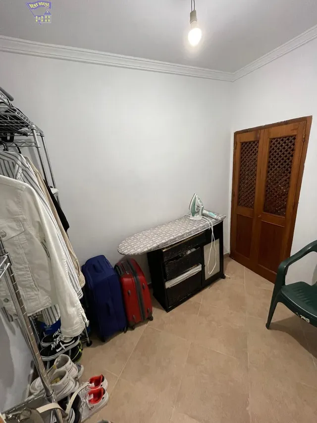 SE VENDE CASA EN ZONA DEL BARRIO BAJO — 38