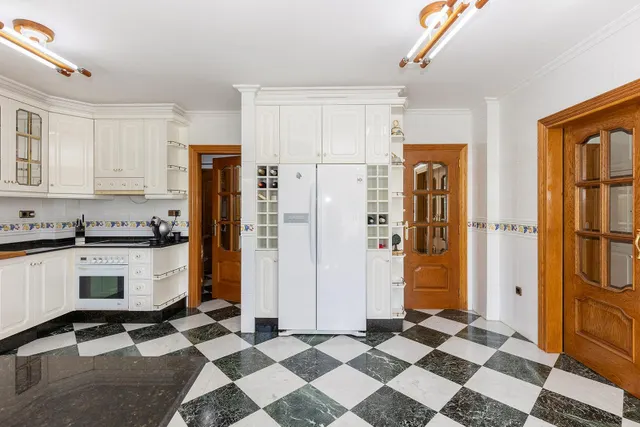 Oportunidad villa de lujo con mas de 500m2 de vivienda — 15