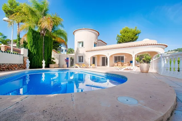 MAJESTUOSA VILLA CON VISTAS AL MAR, CERCA DE LA PLAYA DE LA FUSTERA, BENISSA — 25