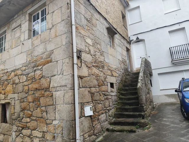 Se vende casa en Rehabilitación en centro de Laxe - foto 2