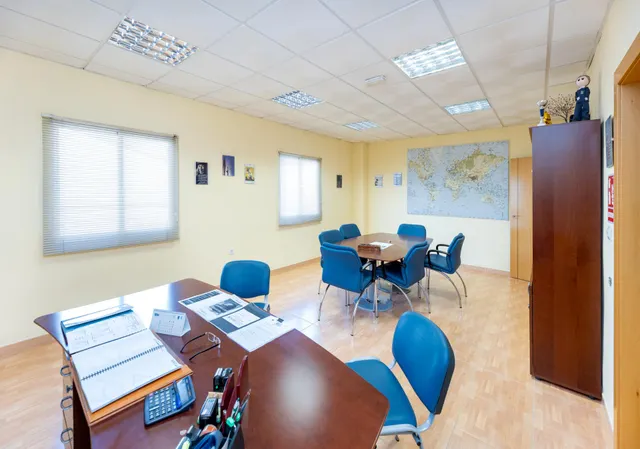 SE VENDE  Nave Industrial en Dúrcal con Instalaciones Completas y Cámara Frigorífica — 9