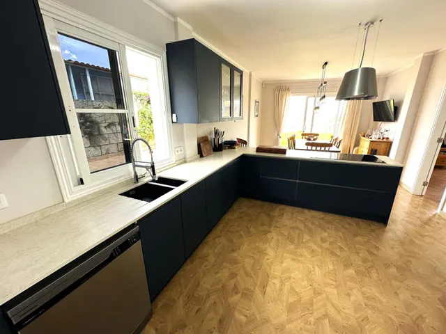 Chalet con piscina — 11