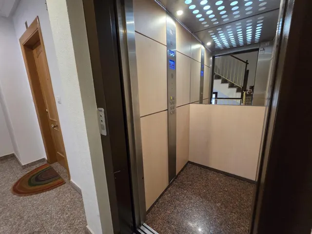 Amplia vivienda de 3 dormitorios con ascensor en Elche — 6