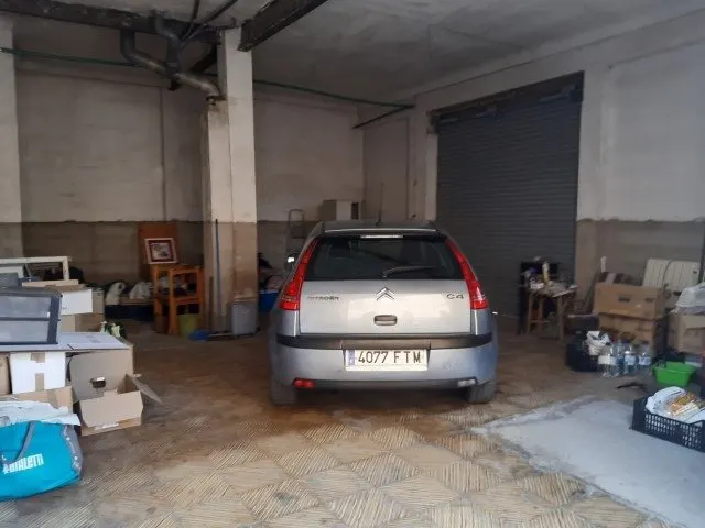 LOCAL COMERCIAL — 11