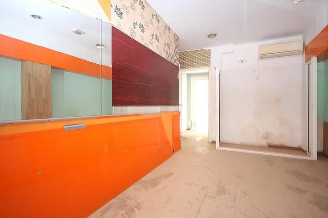 Bajo en esquina para convertir en vivienda o negocio en Alaquàs. con informe de arquitecto — 32