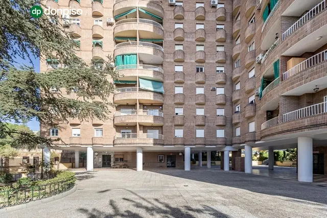 PISO CON GARAJE EN AV. PULIANAS — 30