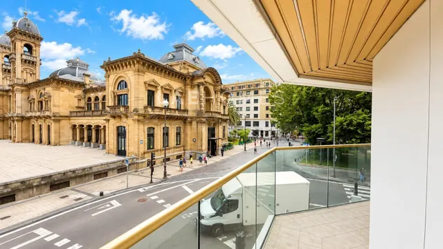 Inversión patrimonial frente a la Bahía de La Concha