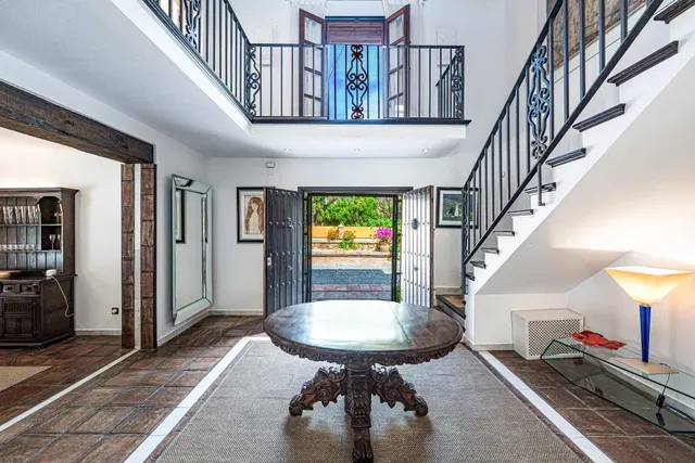 Elegante casa andaluza con vistas al golf en El Paraíso — 26
