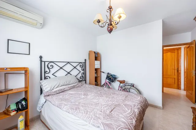 Ático Exclusivo en Roquetas de Mar con Amplia Terraza y Piscina Comunitaria — 31