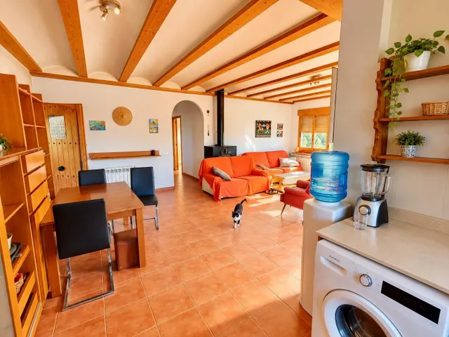 Finca de 11.000 m2 con 2 edificaciones y gran sala polivalente en Jérica — 15