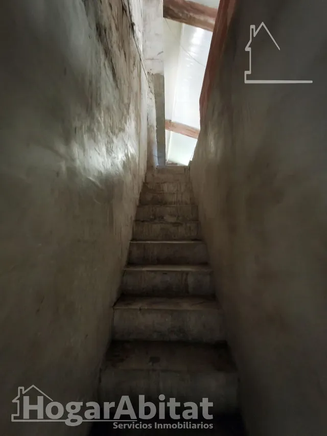 ¡PERFECTO PARA INVERTIR! CASA LUMINOSA Y ESQUINERA, CON LOCAL COMERCIAL — 47