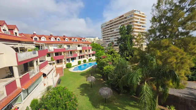 Ático dúplex de 4 dormitorios en alquiler de larga temporada en Torrequebrada — 25