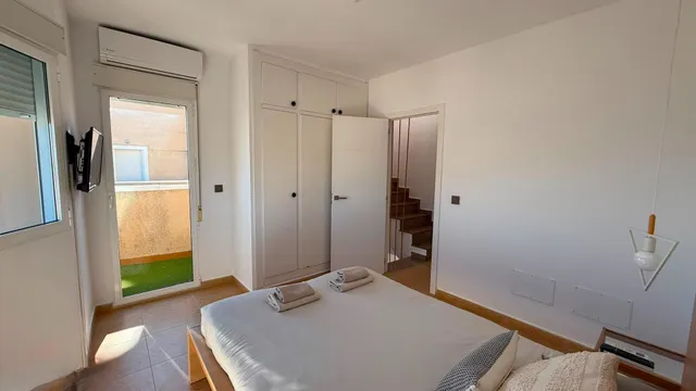 Villa con piscina privada, Alicante, Orihuela Costa. 4 habitaciones, 190 m2, 6,4 kilómetros del mar — 28