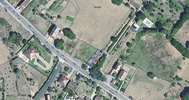 SOLAR URBANO EN MOLINASECA — 2