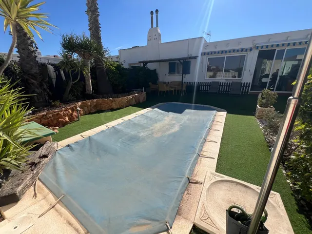 CHALET CON JARDIN Y PISCINA EN EL TOYO, ALMERIA - foto 5