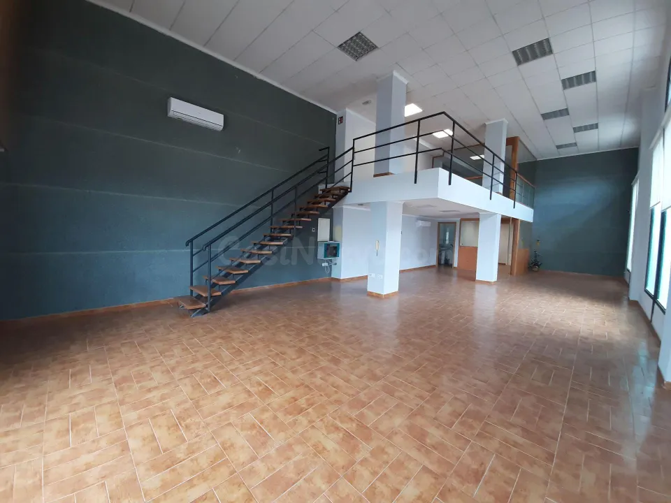 LOCAL COMERCIAL EN VENTA O ALQUILER