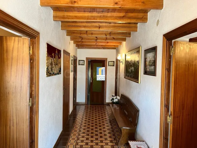 CASA EN VENTA CON 3 DORMITORIOS, GARAJE Y AMPLIO JARDÍN EN M - foto 3