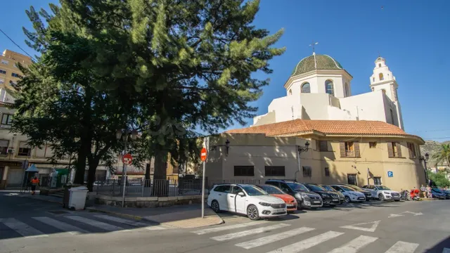 Dos edificios singulares ideal para rehabilitación o edificación — 5