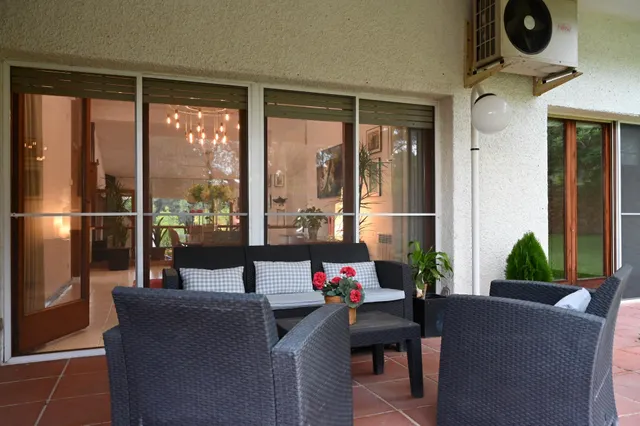 Chalet exclusivo en Tortosa con vistas a Els Ports, piscina y jardín privado — 34