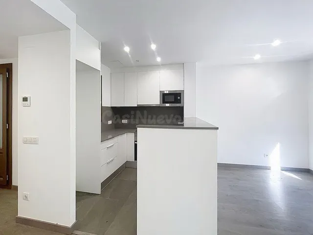 Luminoso piso en venta en Paral·lel — 4