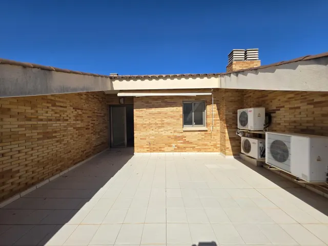 CASA CON JARDIN DE 4 habitaciones EN BARENYS — 38