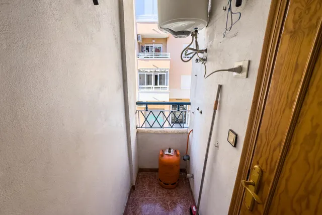 Piso en primera planta en Plaza de La Habana (Parque del Cuba) — 70 m2, 3 dormitorios, balcón amplio y patio comunitario — 16