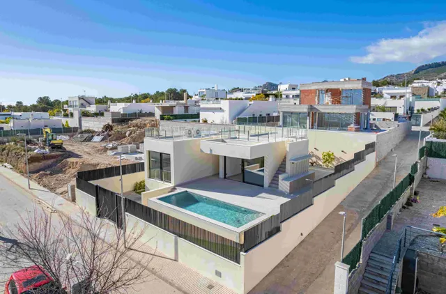Villa 4 habitaciones 200m² en venta - Alberca — 35