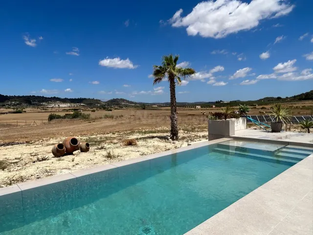 Chalet independiente en venta en Sant Joan - foto 4