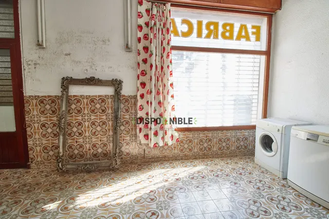 ESPECTACULAR LOCAL COMERCIAL EN BENETUSSER - foto 3