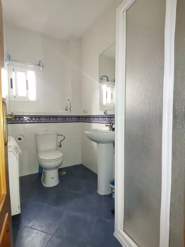 SE VENDE CASA EN PLENO CENTRO DE LOS VILLARES — 41