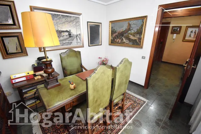 GRAN PISO SEÑORIAL CON BALCÓN Y TERRAZA EN AVENIDA PRINCIPAL — 50