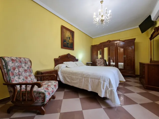 Casa adosada con garaje en Cantillana. — 10