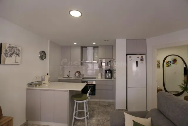 APARTAMENTO RECIENTEMENTE REFORMADO AL LADO DEL MAR !!! - foto 5