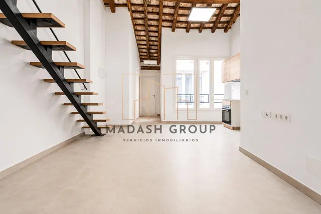 Ático dúplex reformado con espectacular terraza de 20 m2 en  - foto 3