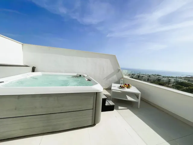 En venta: Espectacular ático de 2 dormitorios con jacuzzi privado y licencia de alquiler vacacional en Higuerón West, Costa del Sol — 32