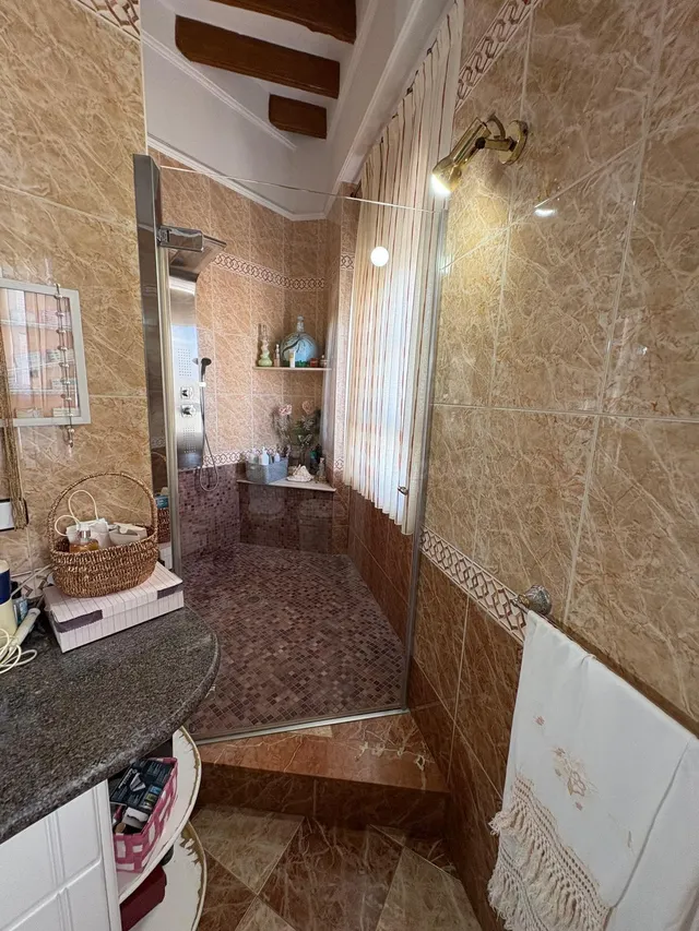 Oportunidad Única: Local Comercial con Vivienda en Planta Primera! — 22