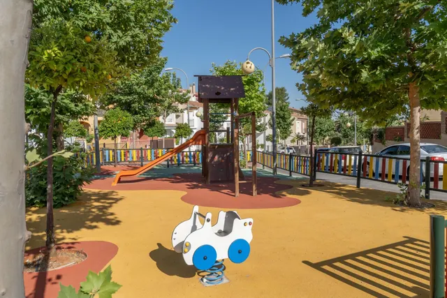 ¡OPORTUNIDAD ÚNICA! Solar urbano con proyecto de diseño visado de regalo en Huétor Vega — 16