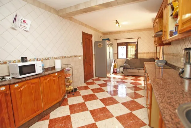 CHALET INDEPENDIENTE CON PISCINA EN LOS ÁNGELES — 12